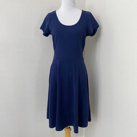 Hope and Henry Dresses & Skirts - Hope and Henry Fit & Flare Dress Size 4 Navy Blue Short Sleeves Organic Cotton